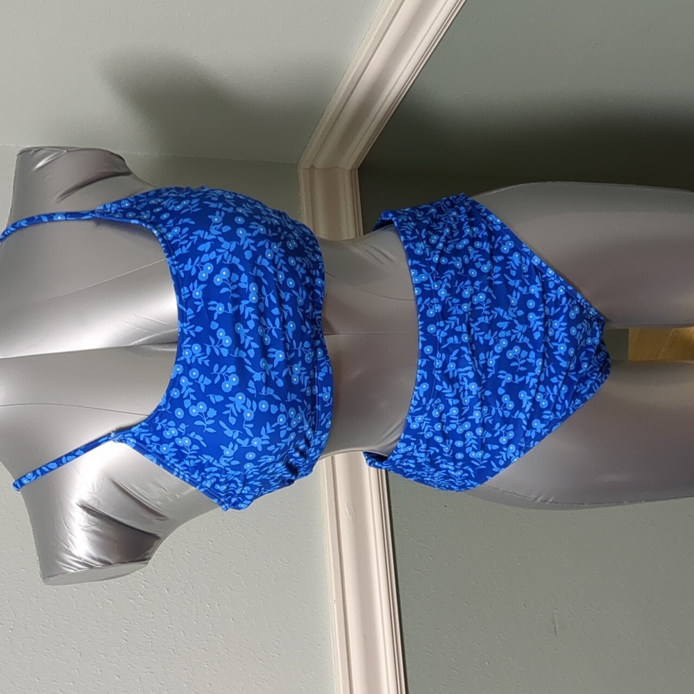 Bikini swimsuit two pieces. Size L. New.